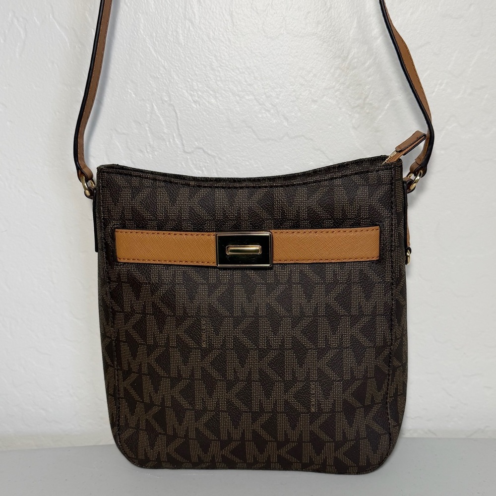 NWT Michael Kors Hamilton Traveler Crossbody